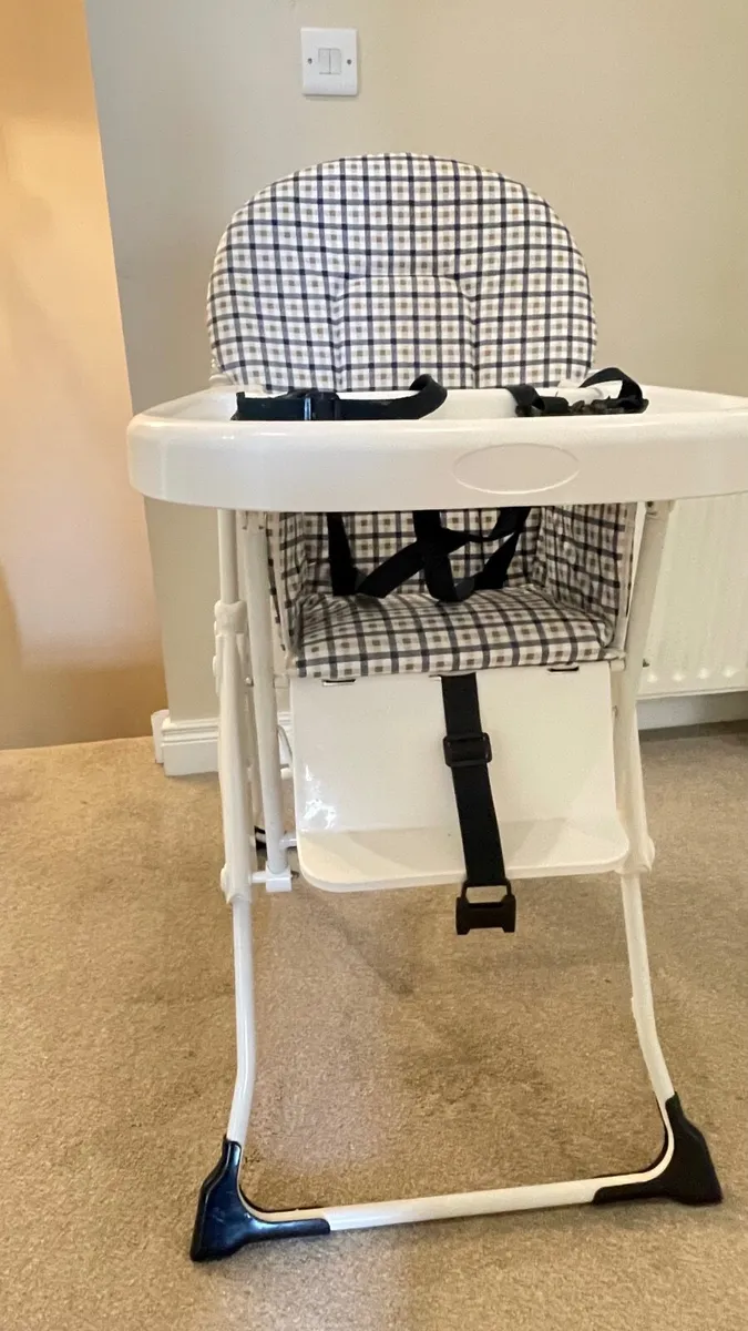Free High chair - Image 1
