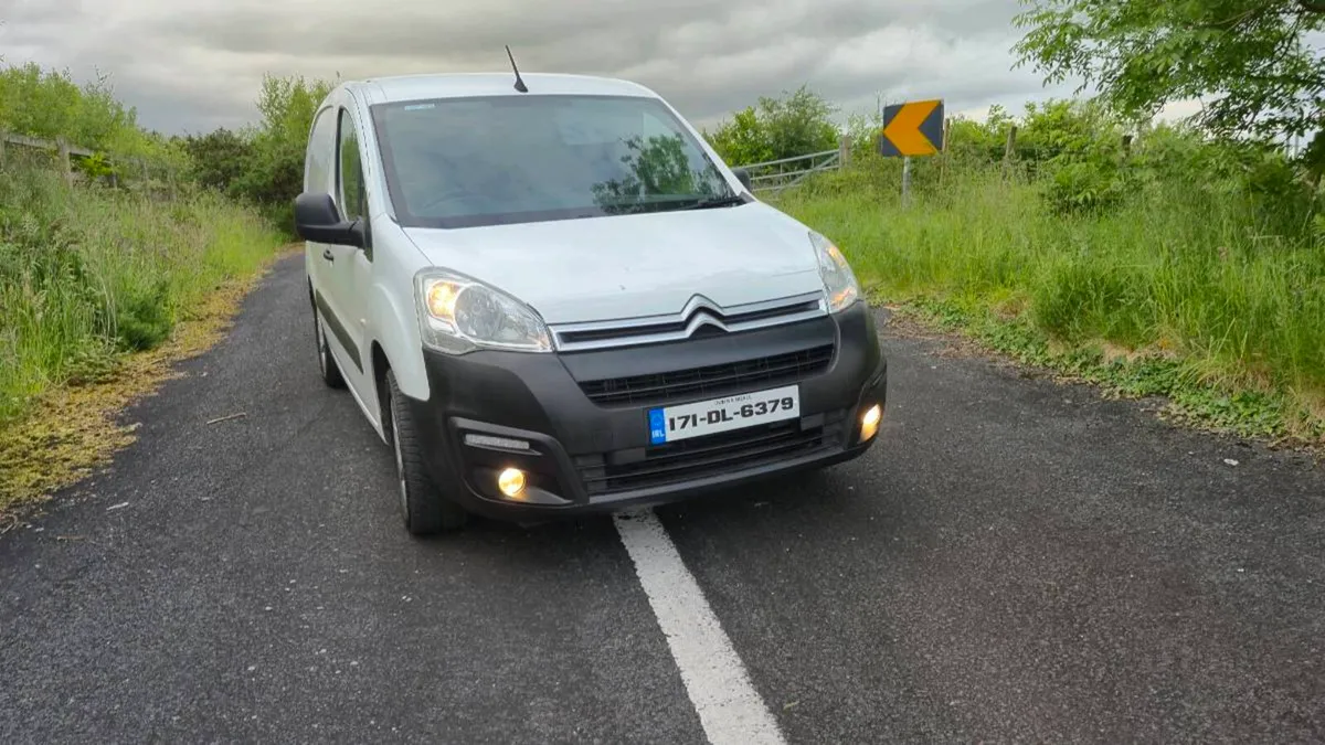 2017 Citreon Berlingo - Image 1
