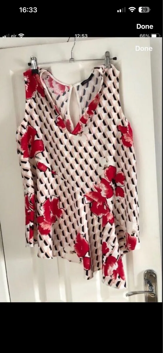Ladies stunning top size 12 €5 - Image 1