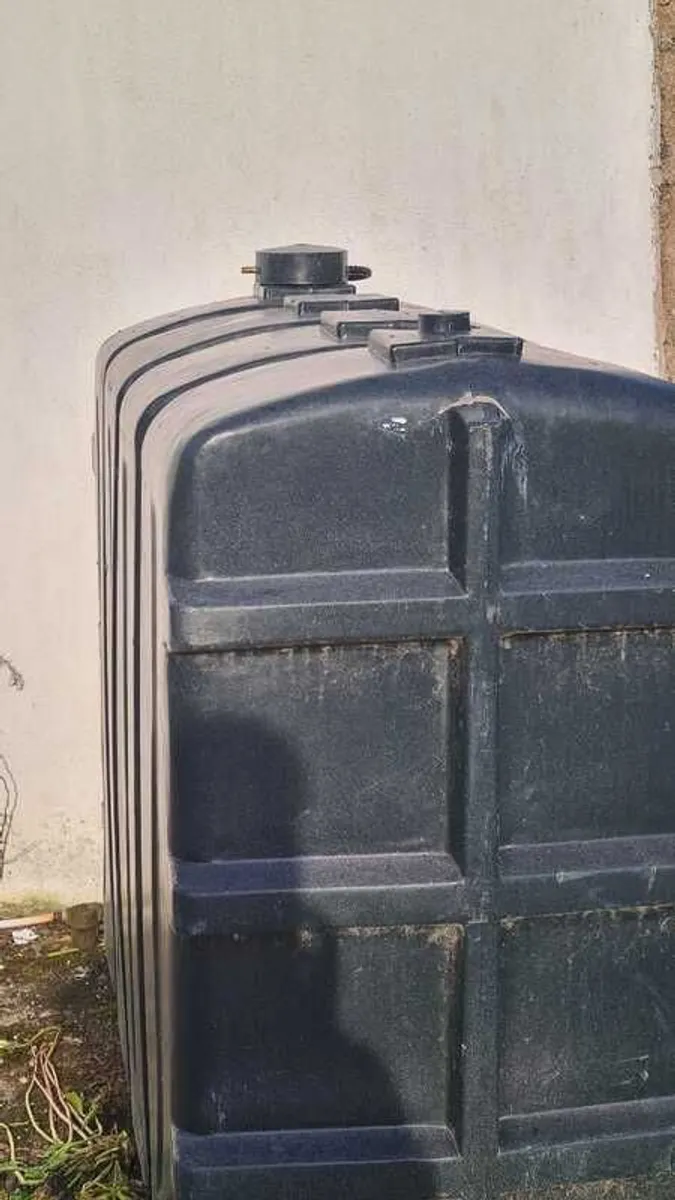 370 litres heating oil - Image 1