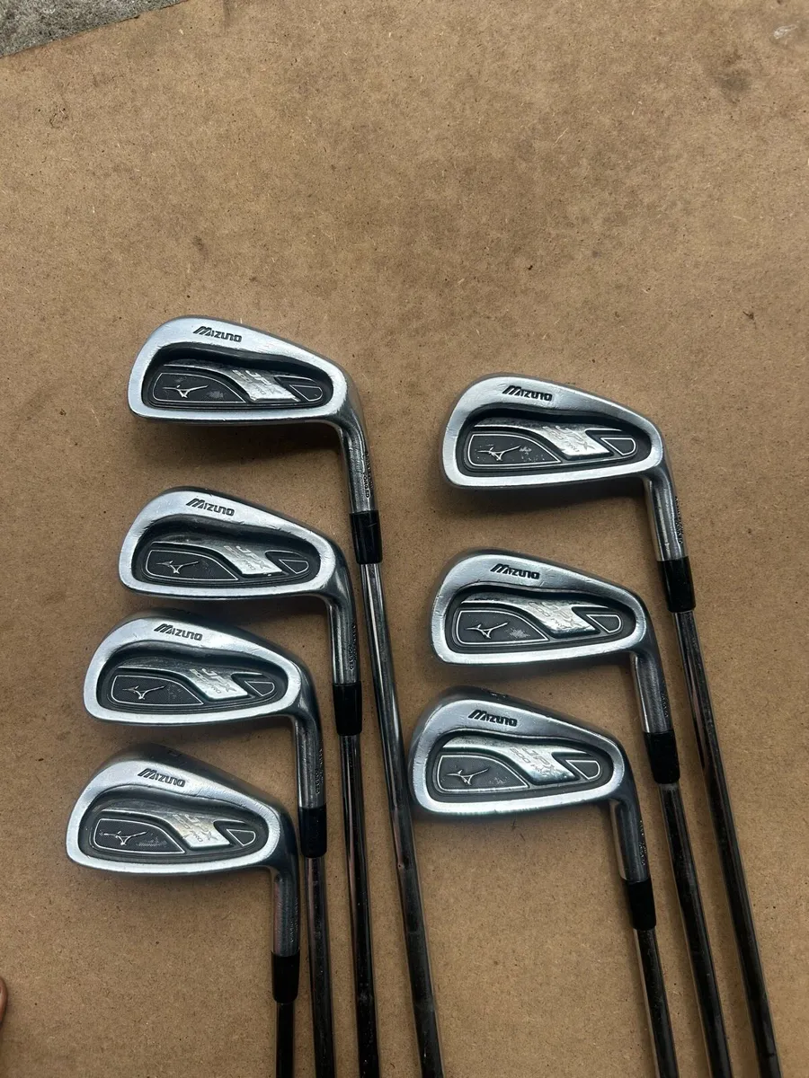 mizuno JPX 800 Pro Irons - Image 1