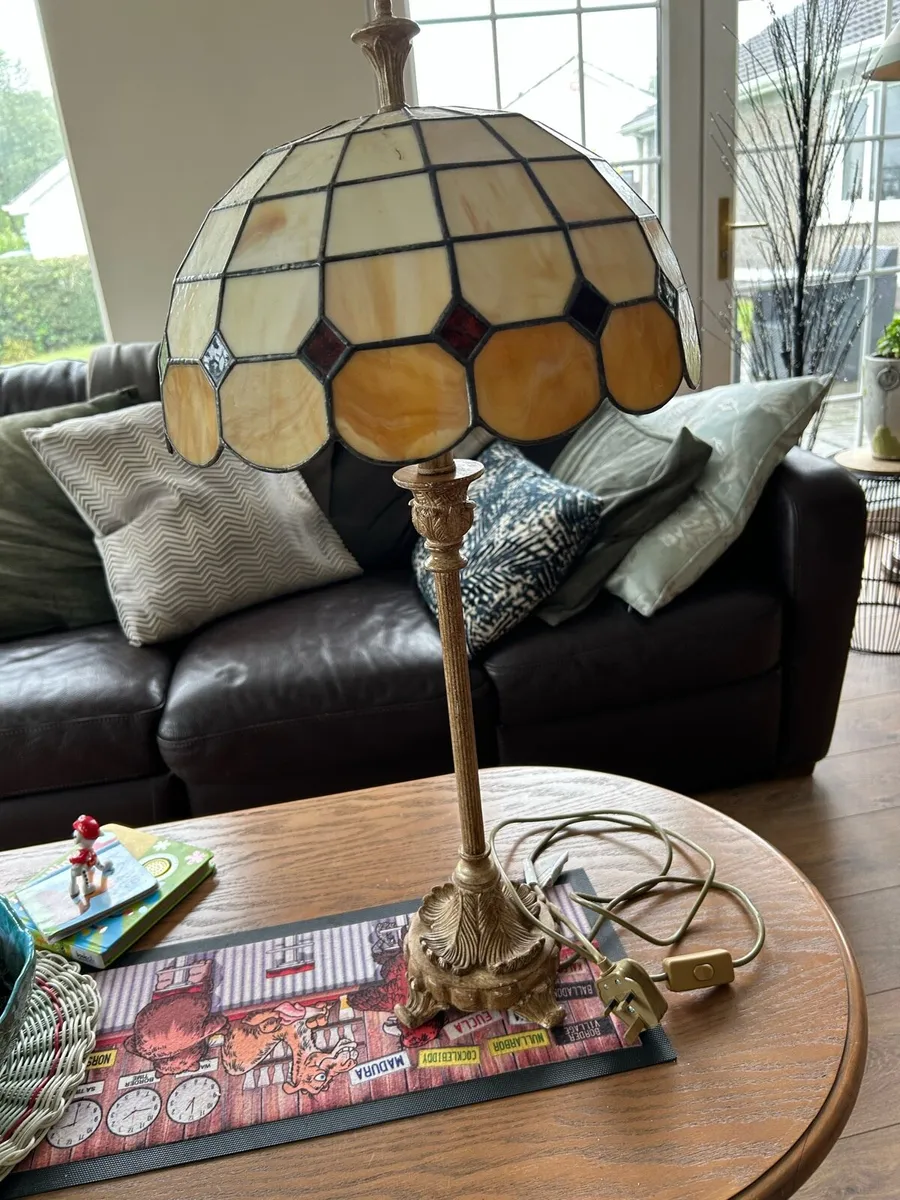 Tiffany Table Lamp - Image 3