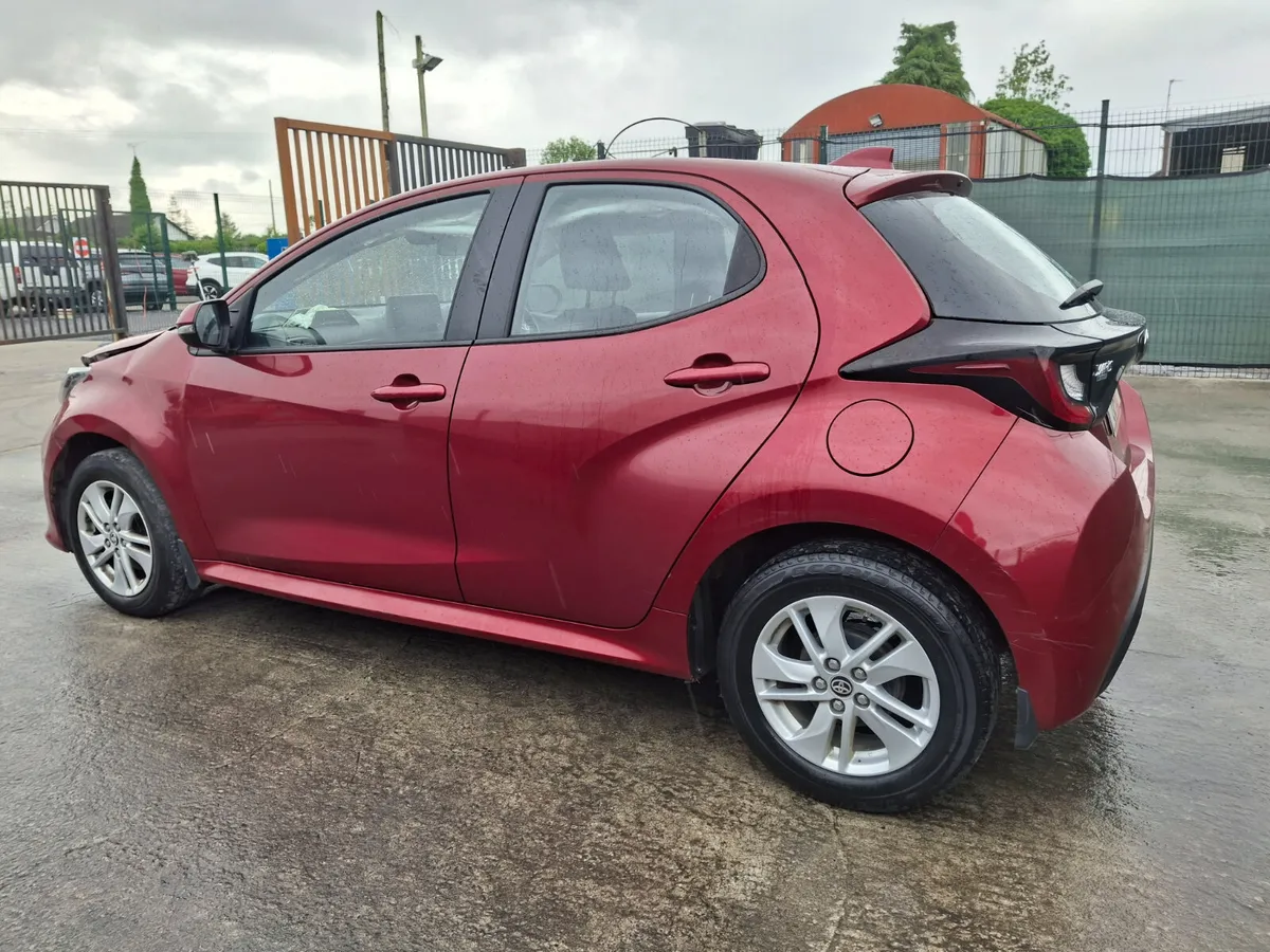 212 Toyota Yaris  1.0 Luna  35km.. - Image 3