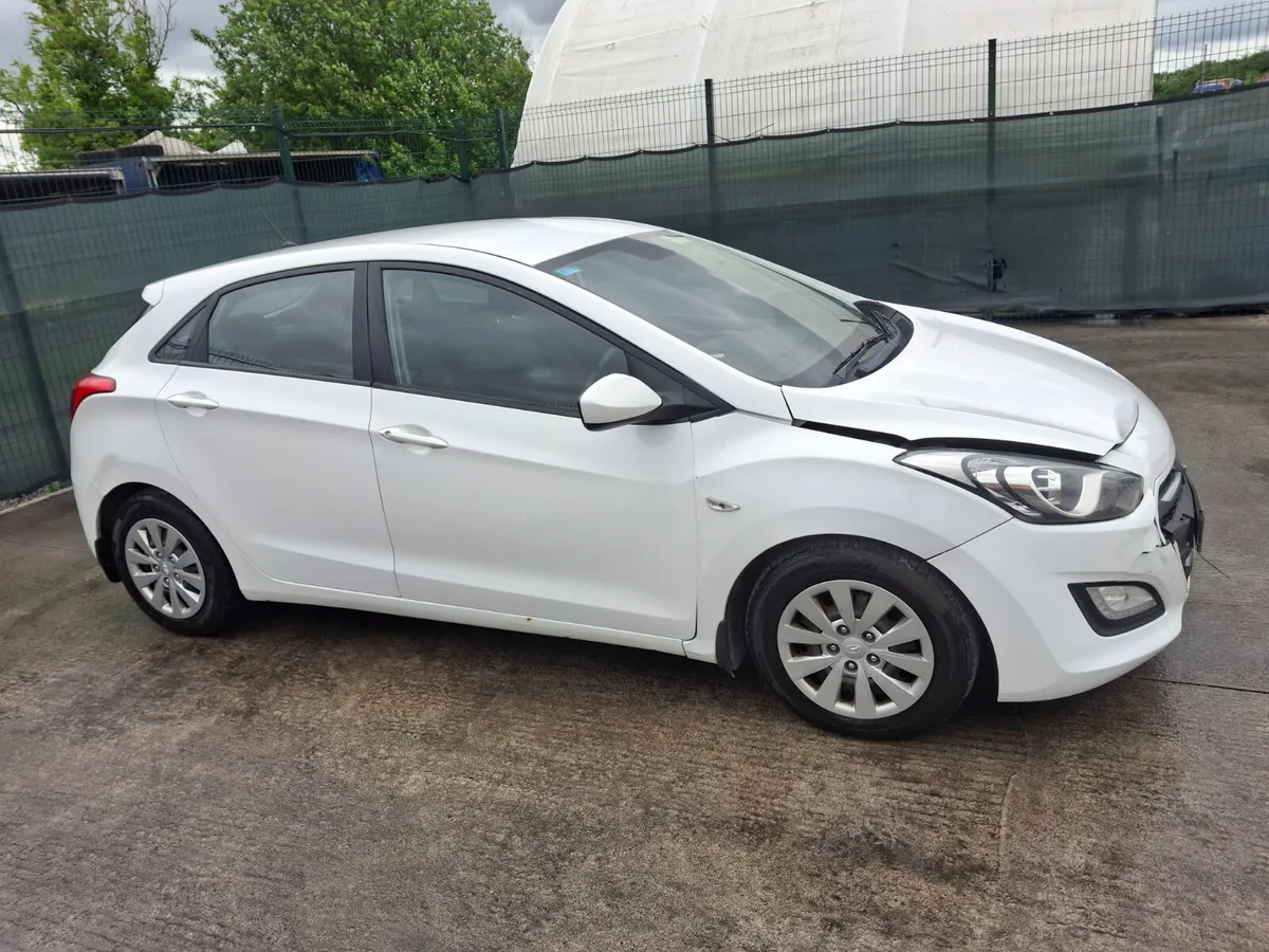 2015 Hyundai i30  Classic  1.4 Diesel - Image 3
