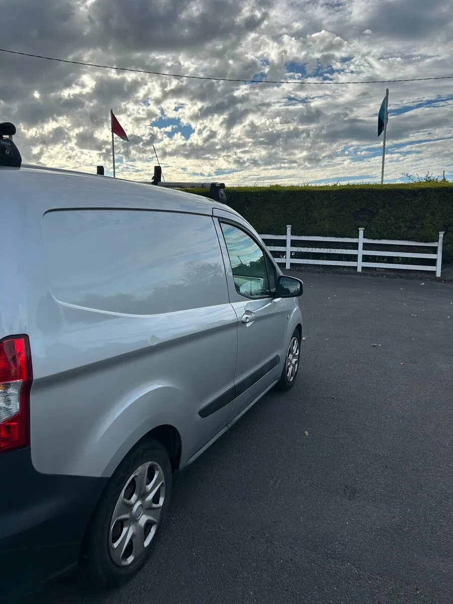 2018 ford transit courier - Image 2