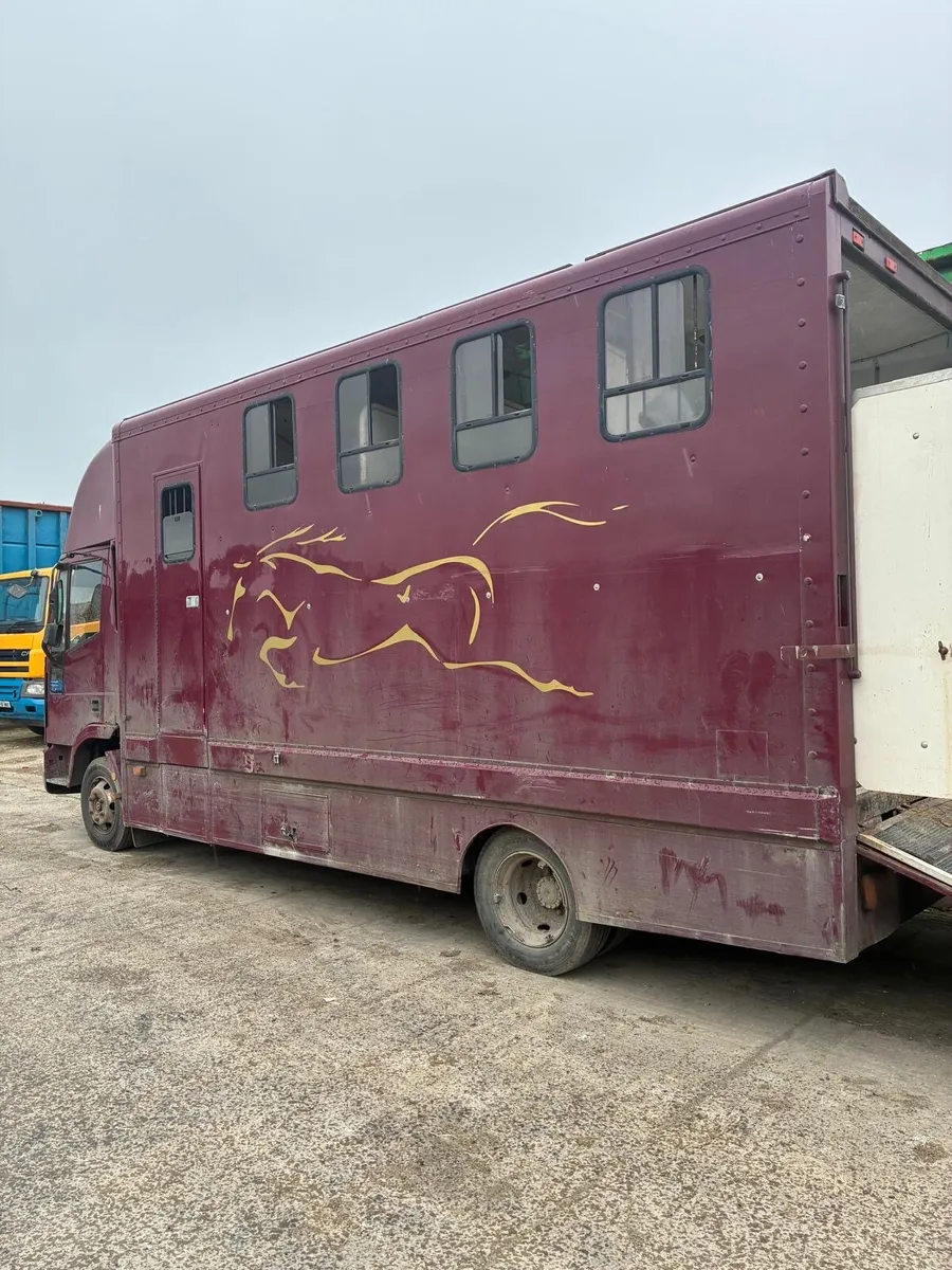 Horse box body - Image 1