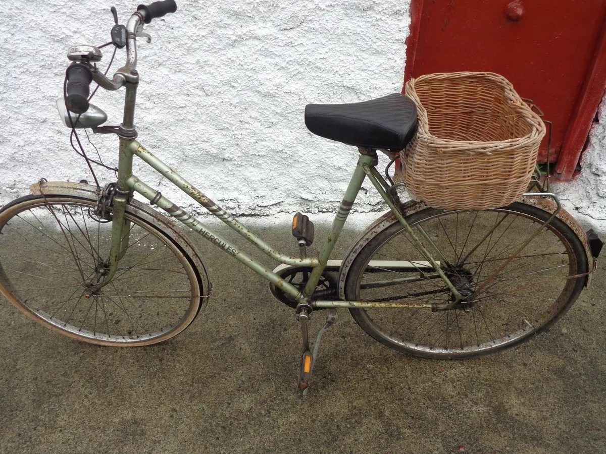 vintage  hercules  ladies bicycle, - Image 3