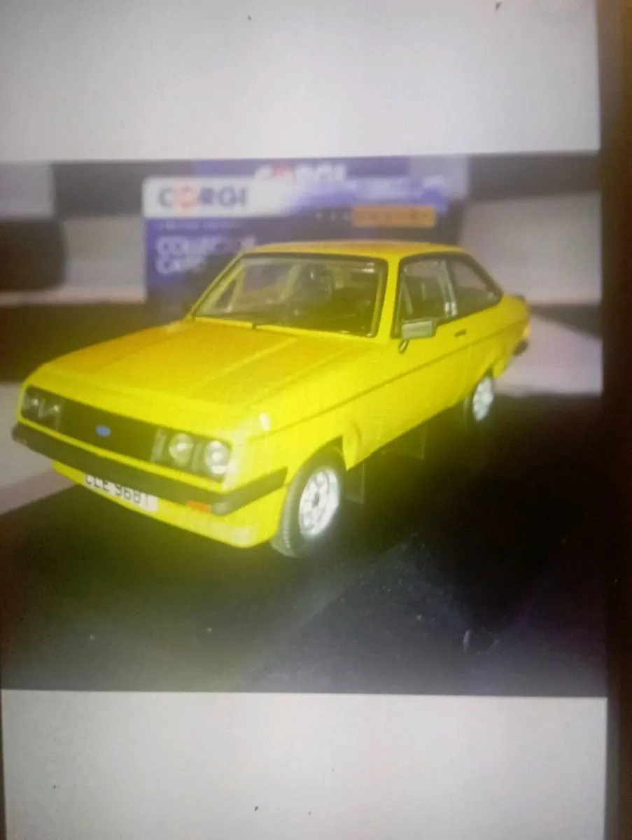 CORGI VANGUARD 1-43  FORD ESTATE.MK RS 2000. - Image 2