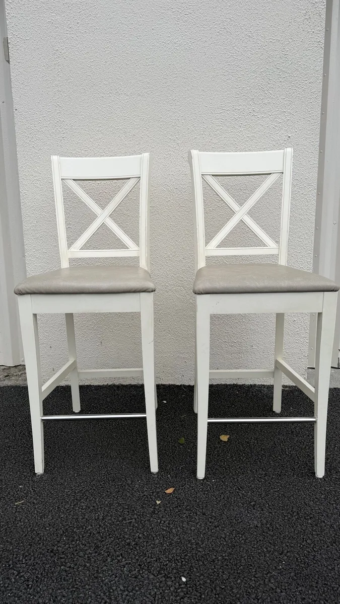 Solid Oak Extending Dining Table 6/2 Chairs/Stools - Image 2