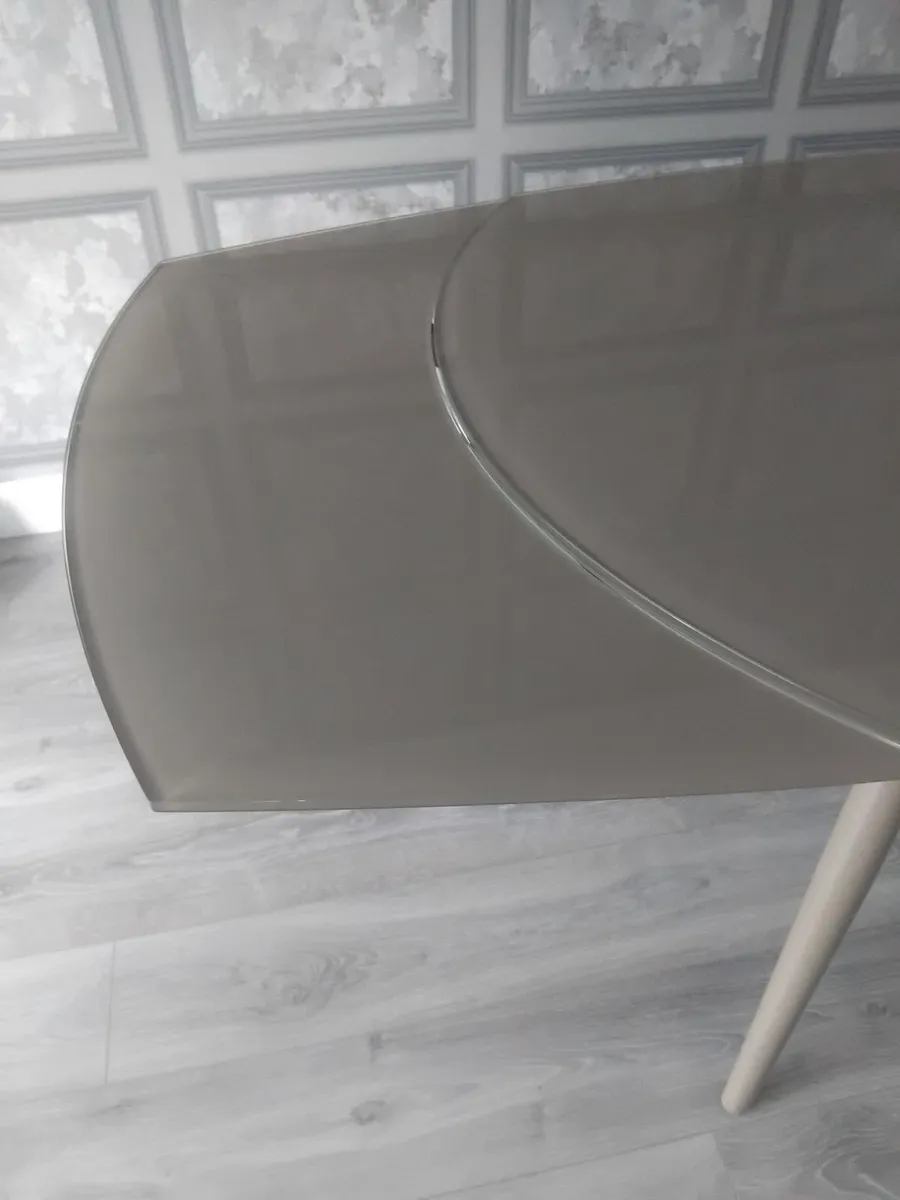 Dining table - Image 4