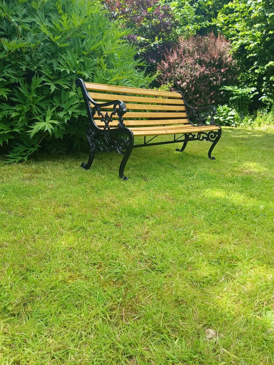 Cast iron and oak garden bench - 5ft - Image 1
