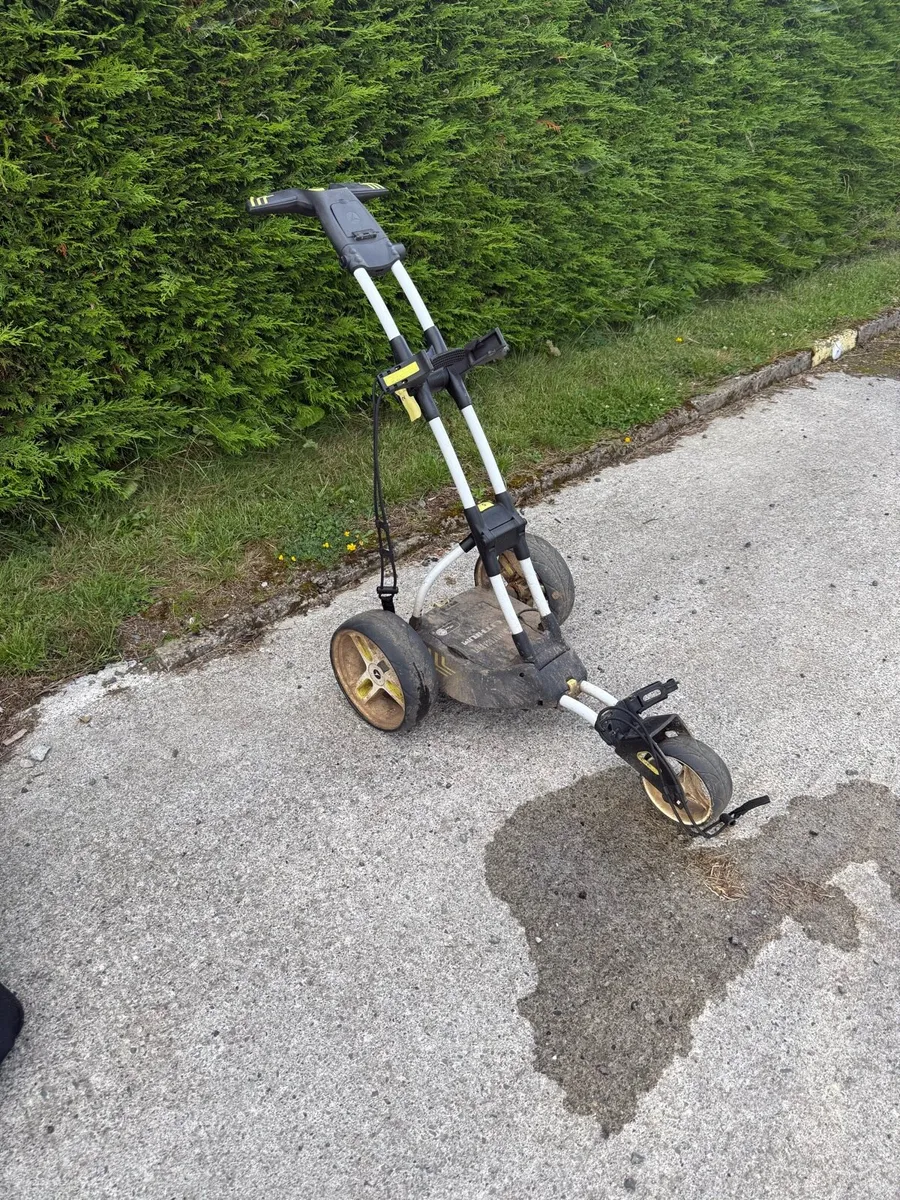 Motocaddy M1 Pro Electric Golf Trolley - Image 2