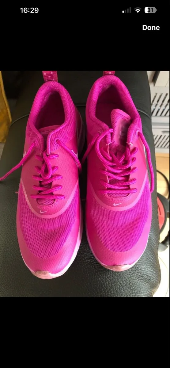 Girls trainers size 3.5 €20 - Image 1