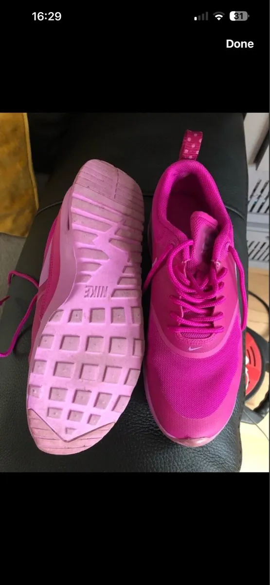 Girls trainers size 3.5 €20 - Image 2