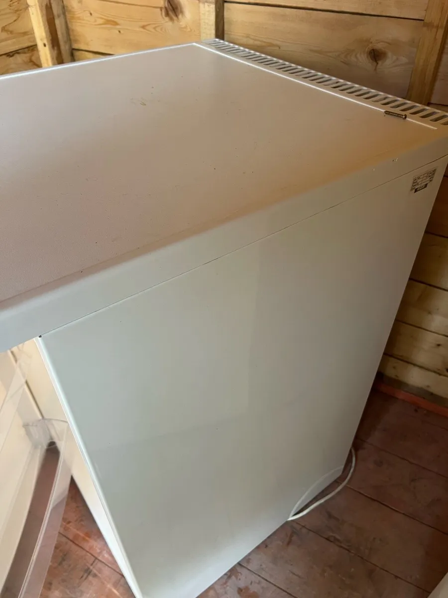 Zanussi fridge freezer - Image 3