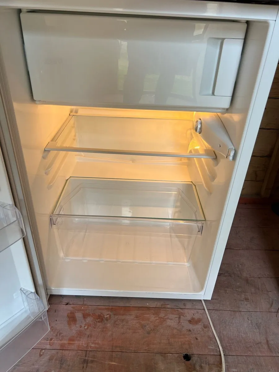 Zanussi fridge freezer - Image 4