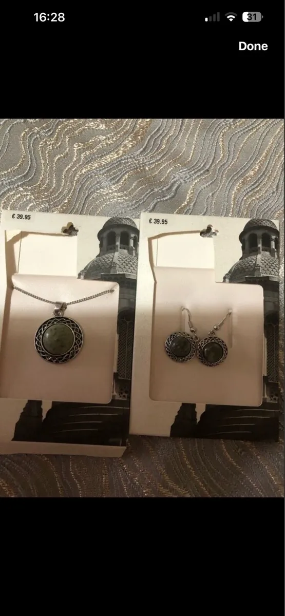 Ladies sliver two two set €50 - Image 1