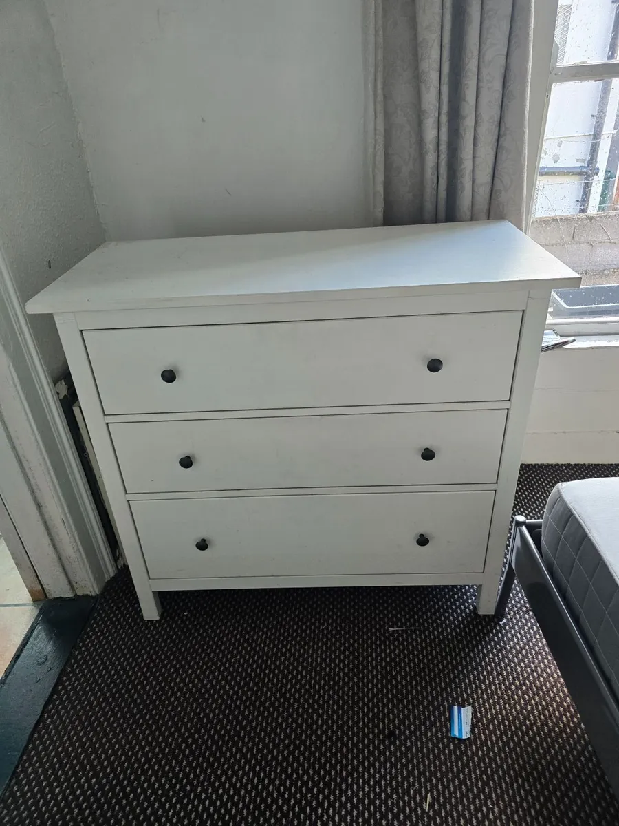 Wardrobe dresser - Image 1