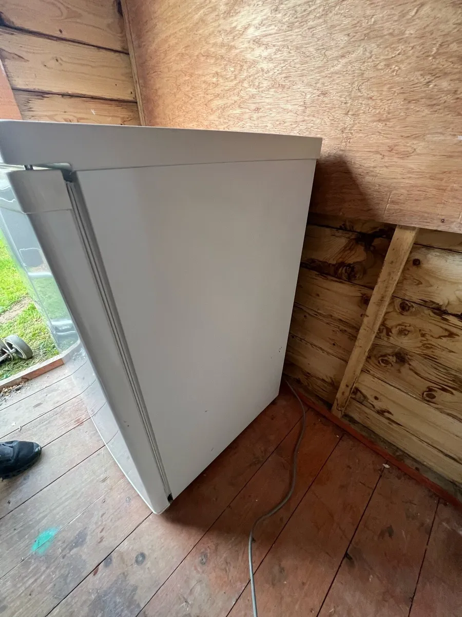 Whirlpool fridge - Image 3