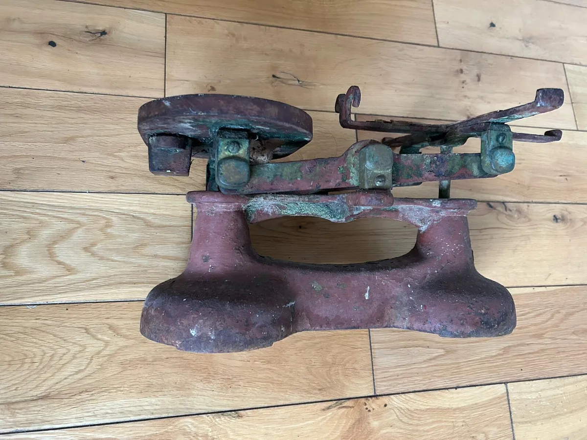 Old Iron Scale - Image 1