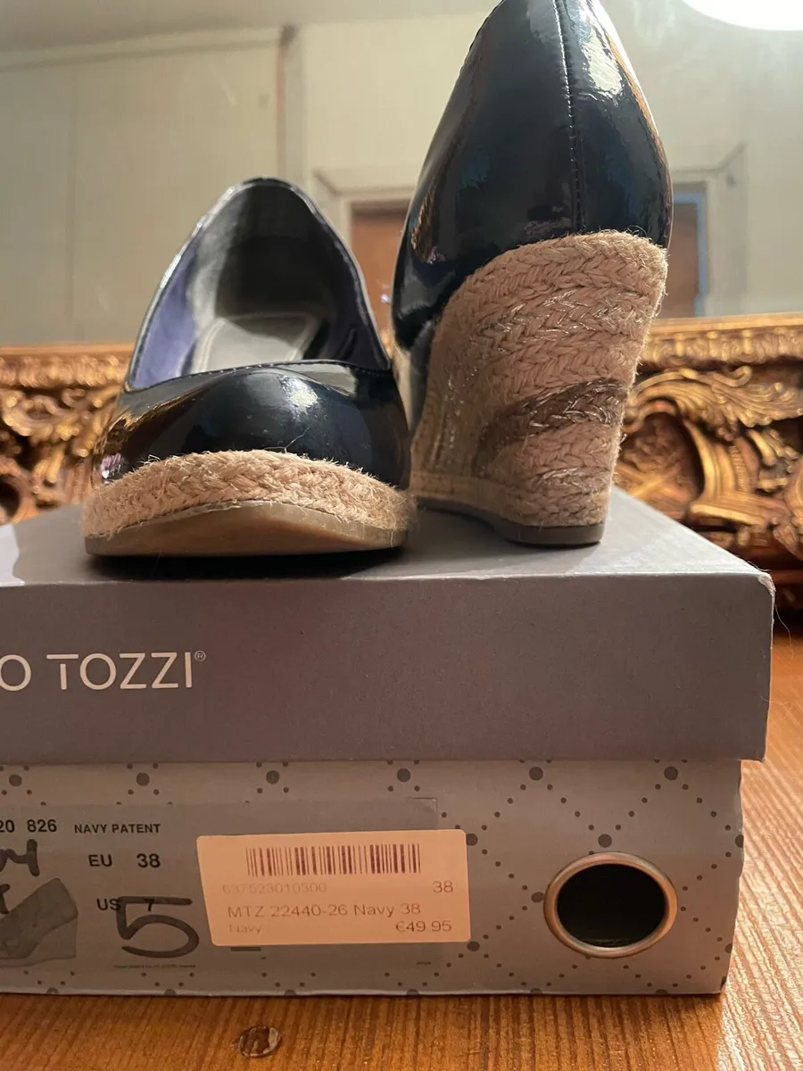 Patent leather navy wedges. As new - Image 2