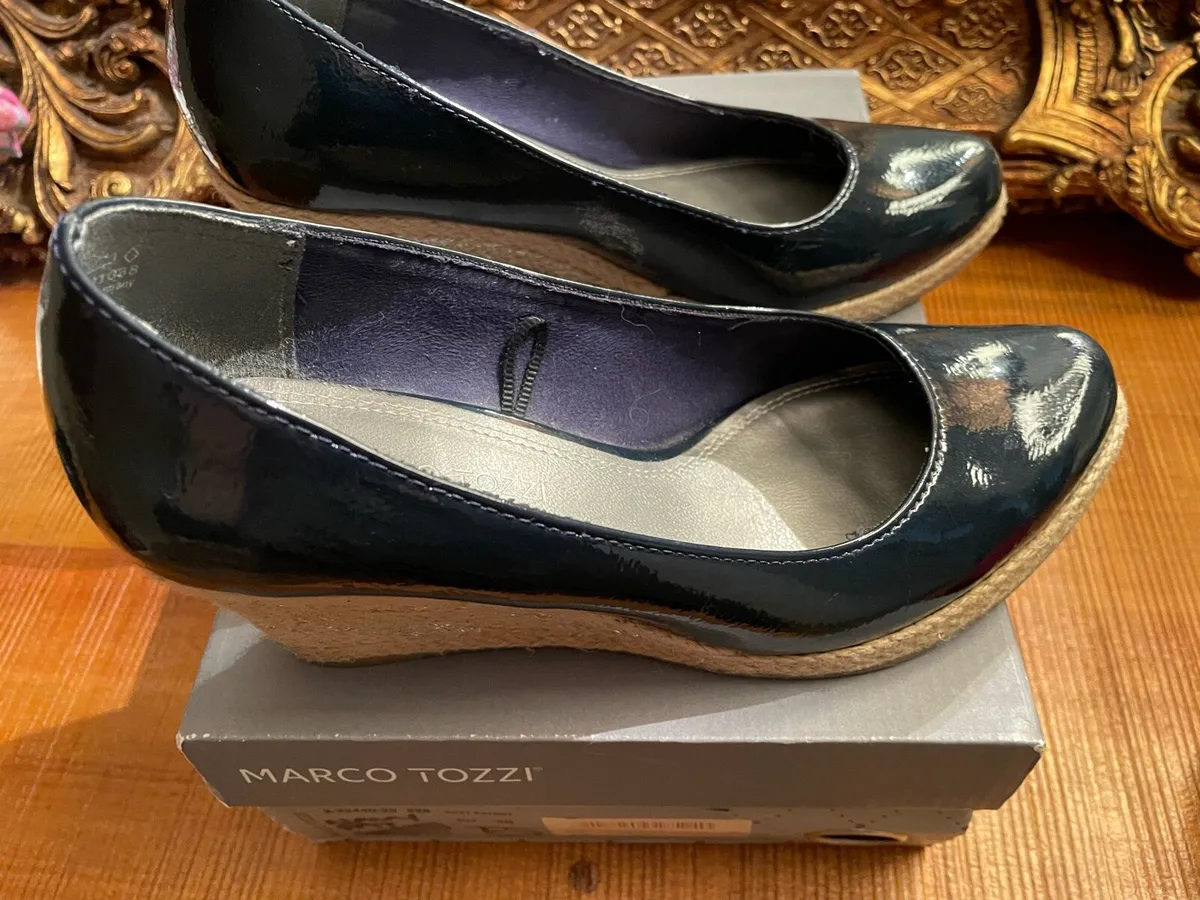 Patent leather navy wedges. As new - Image 3