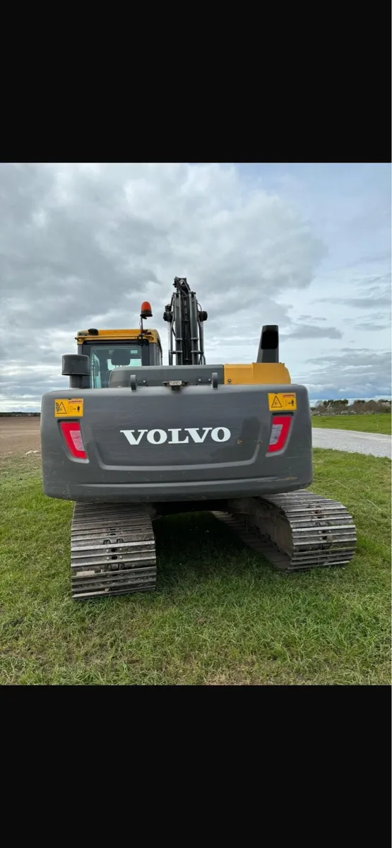 2015 Volvo 140d - Image 2