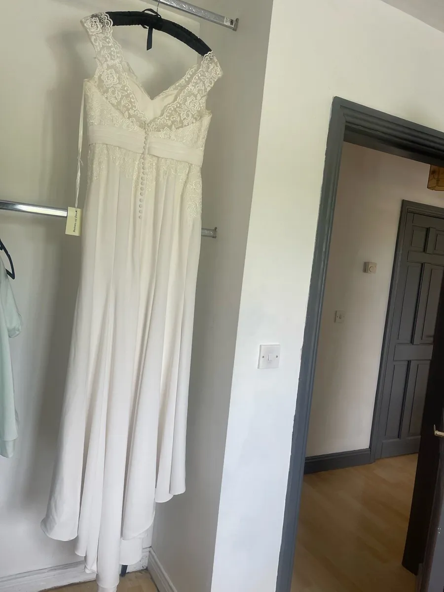 brides dress - Image 4