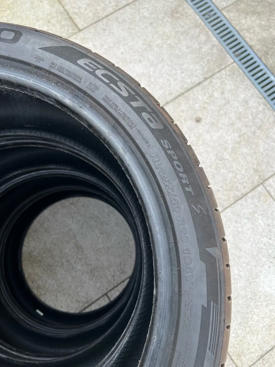 Kumho Ecsta Sport S PS72 255/40/R20 tyres - Image 2