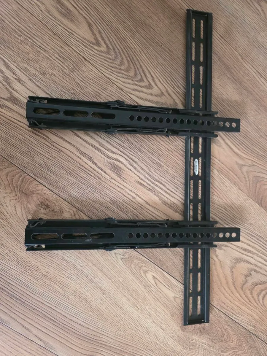 SANDSTROM STL14 Tilt 42 - 75" TV Bracket