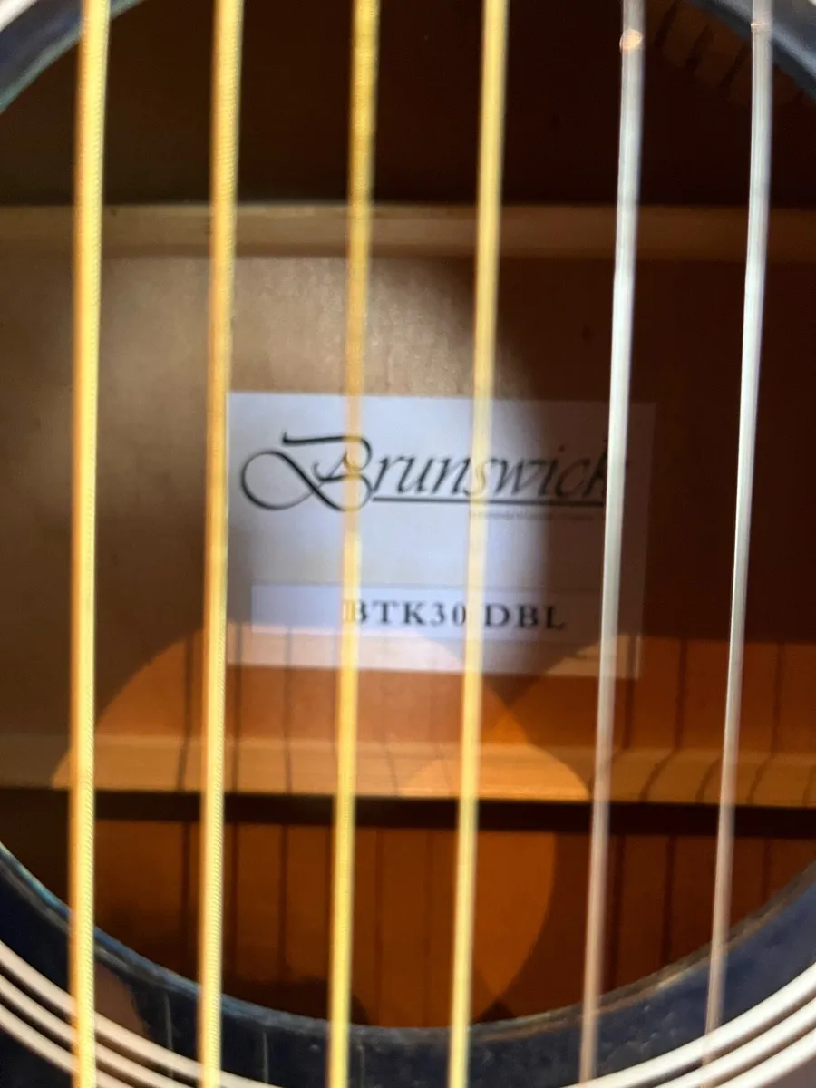 Acoustic guitar - Image 3