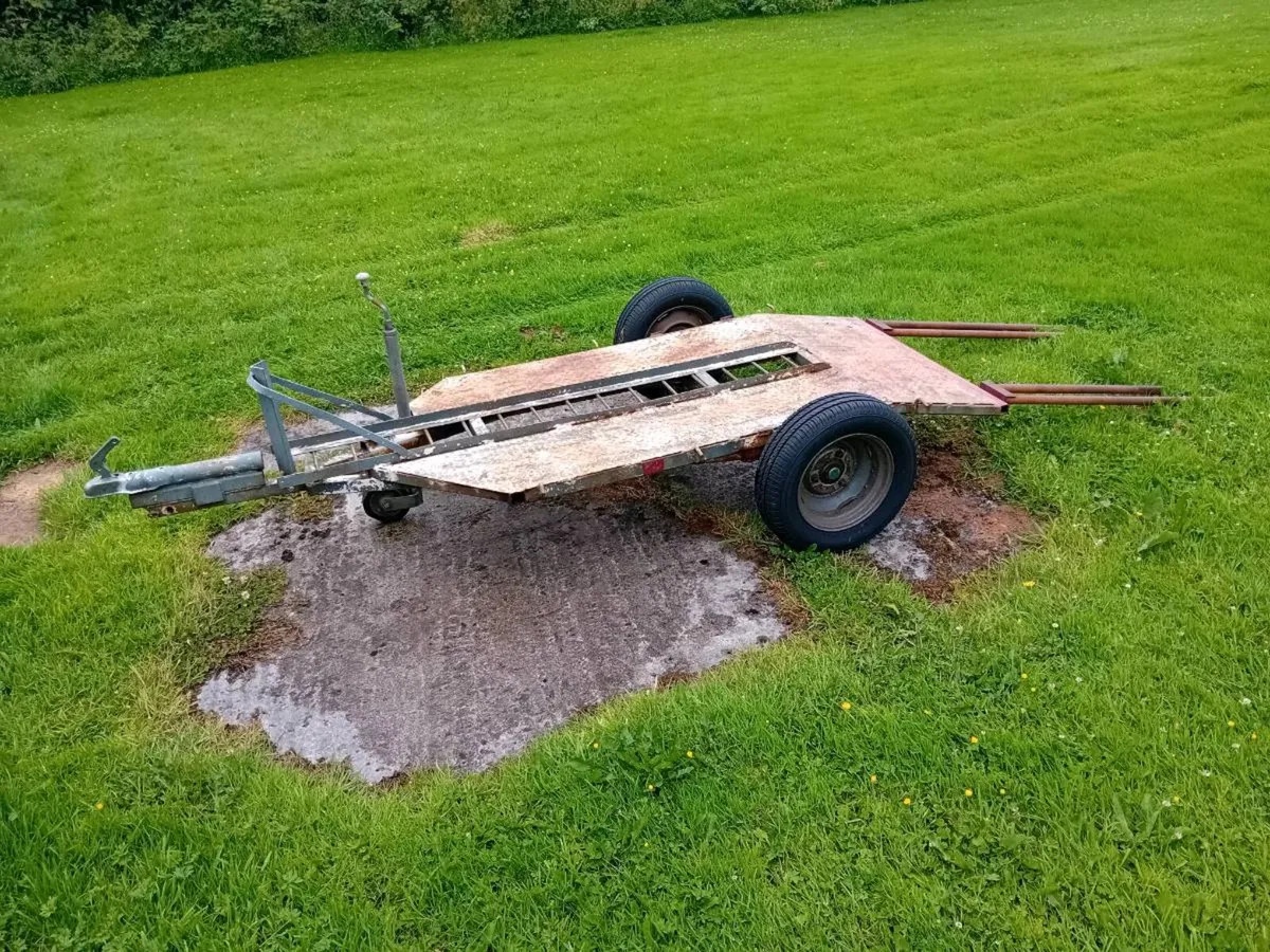 Trailer - Image 1