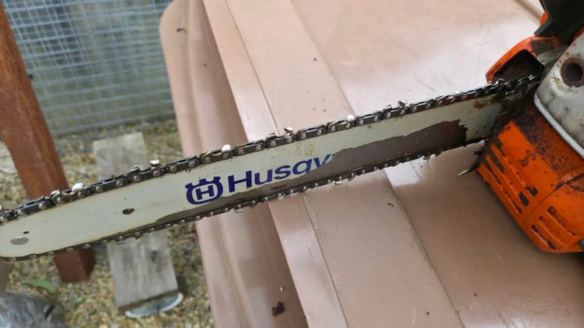 Husqvarna 135 chainsaw x-torq - Image 4