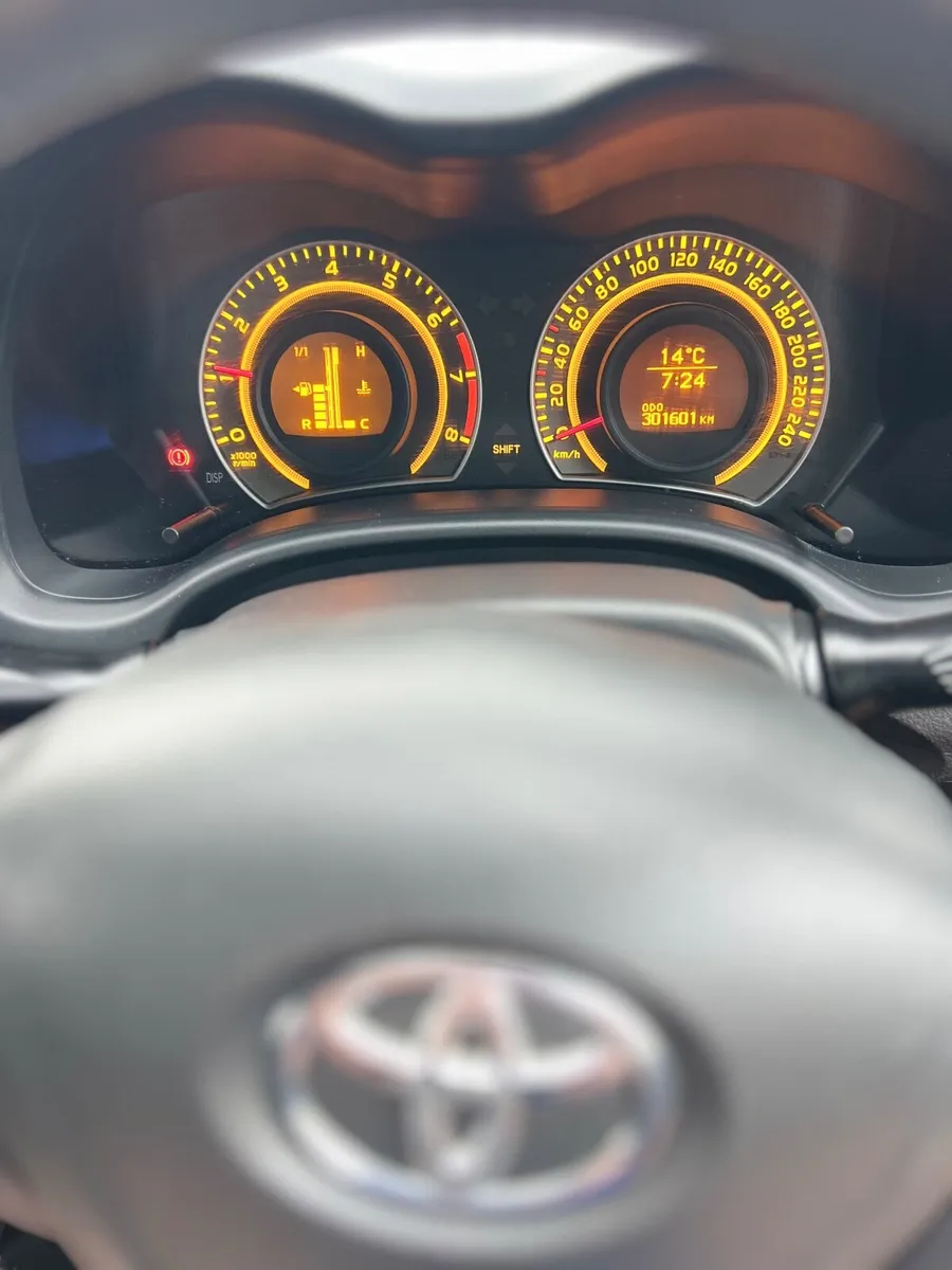 Toyota Corolla 2010 - Image 1