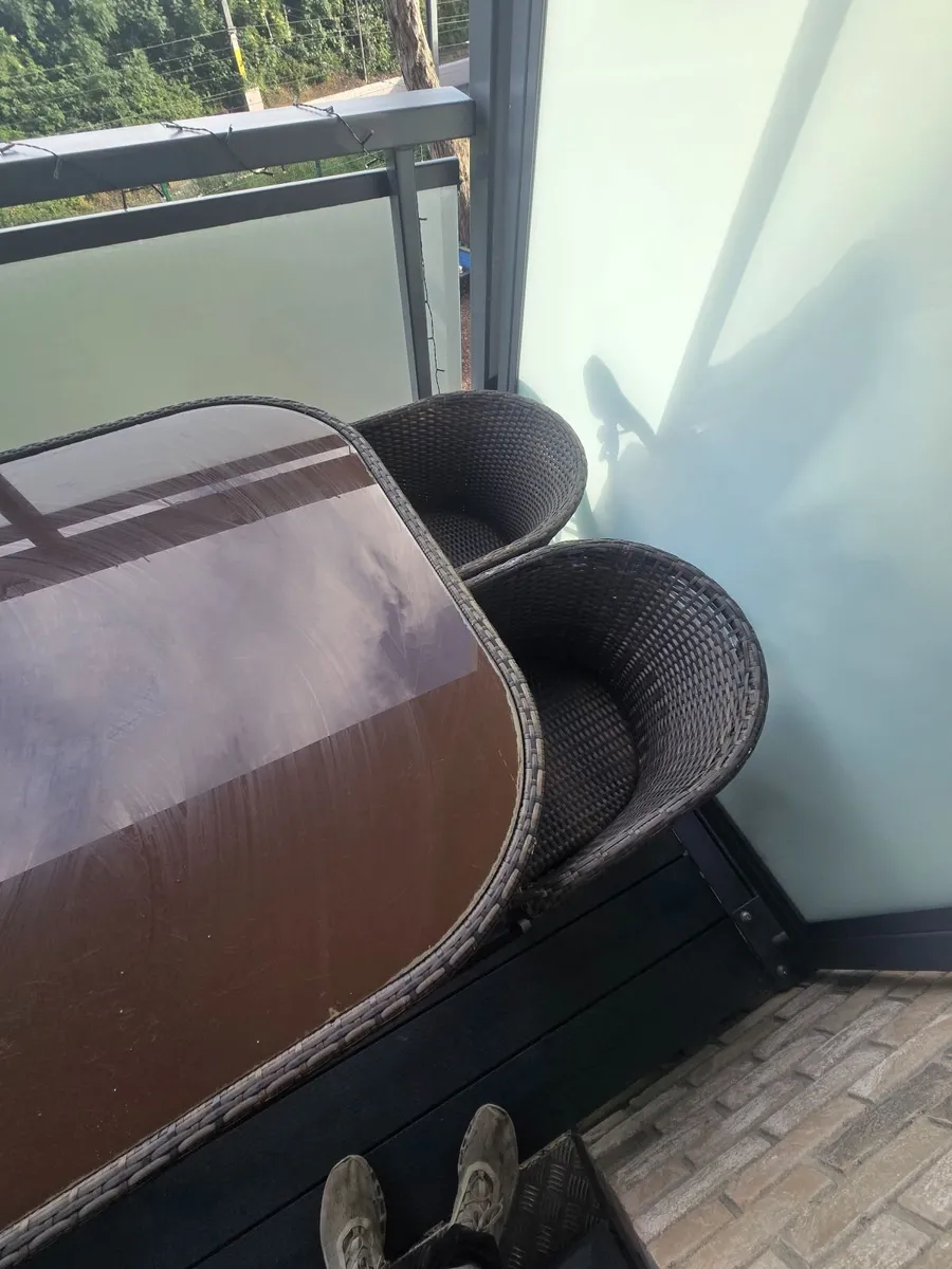 Garden table and chairs - Image 4