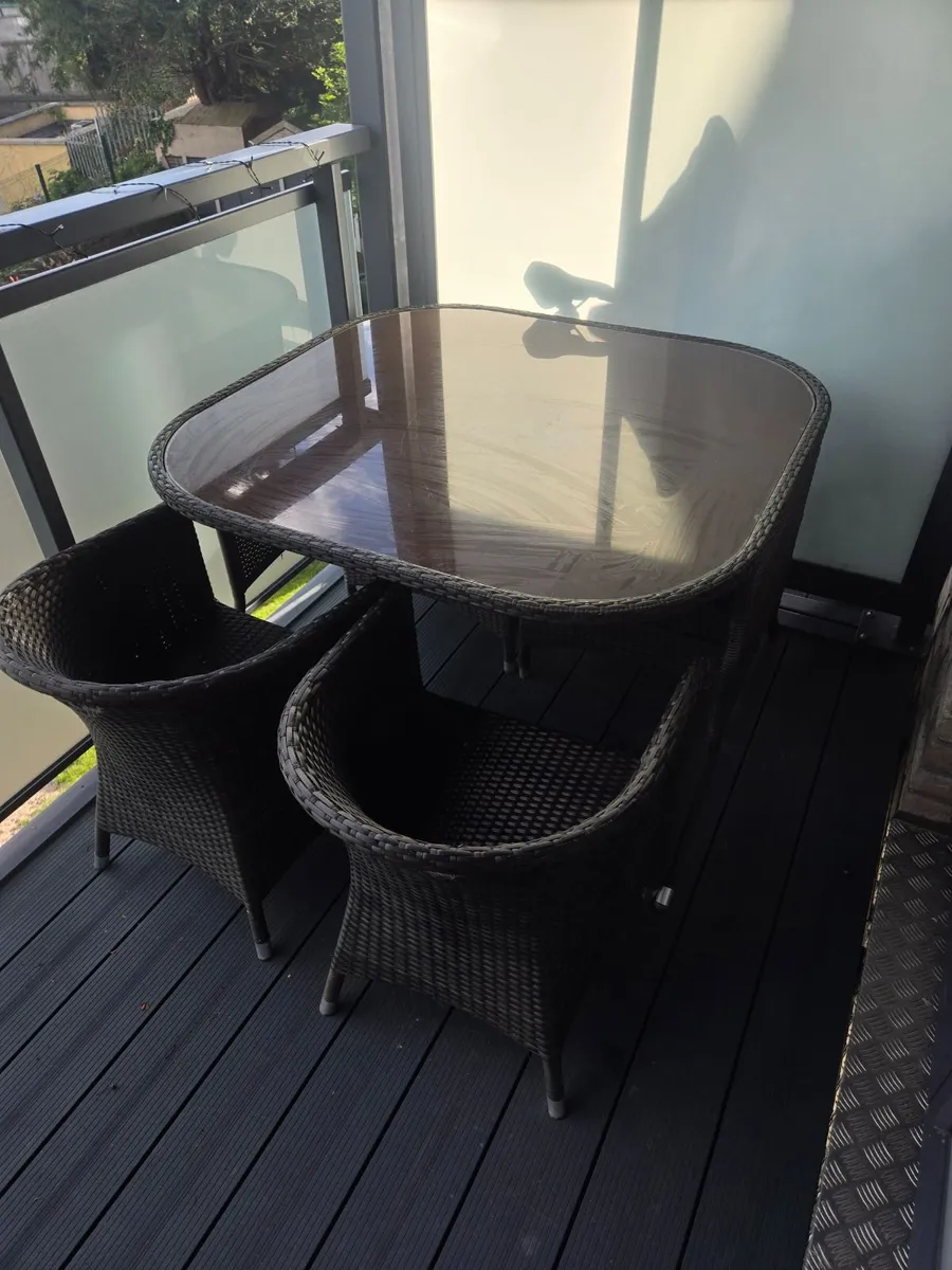 Garden table and chairs - Image 2