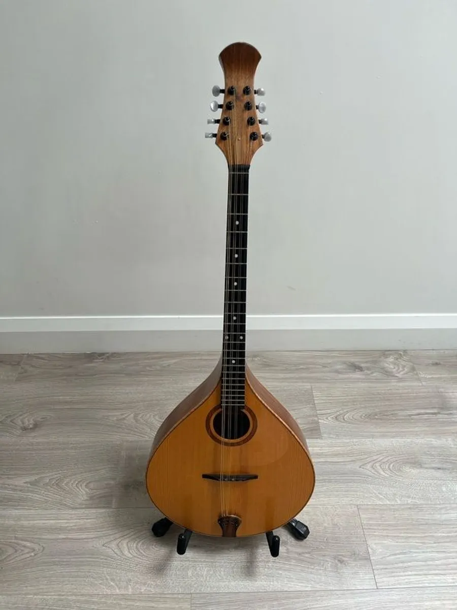 Siveen Handmade Irish Bouzouki - Image 1