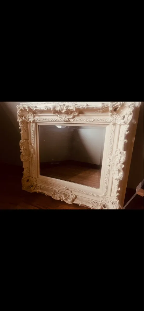 Ornate baroque mirror, must see. 97cm x 86 - Image 1