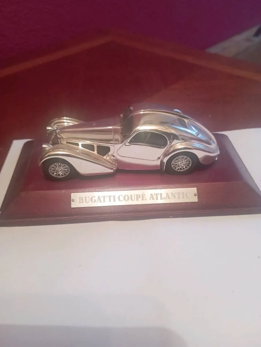 1-43 SCALE DIE-CAST BUGATTI COUPE ATLANTIC - Image 1