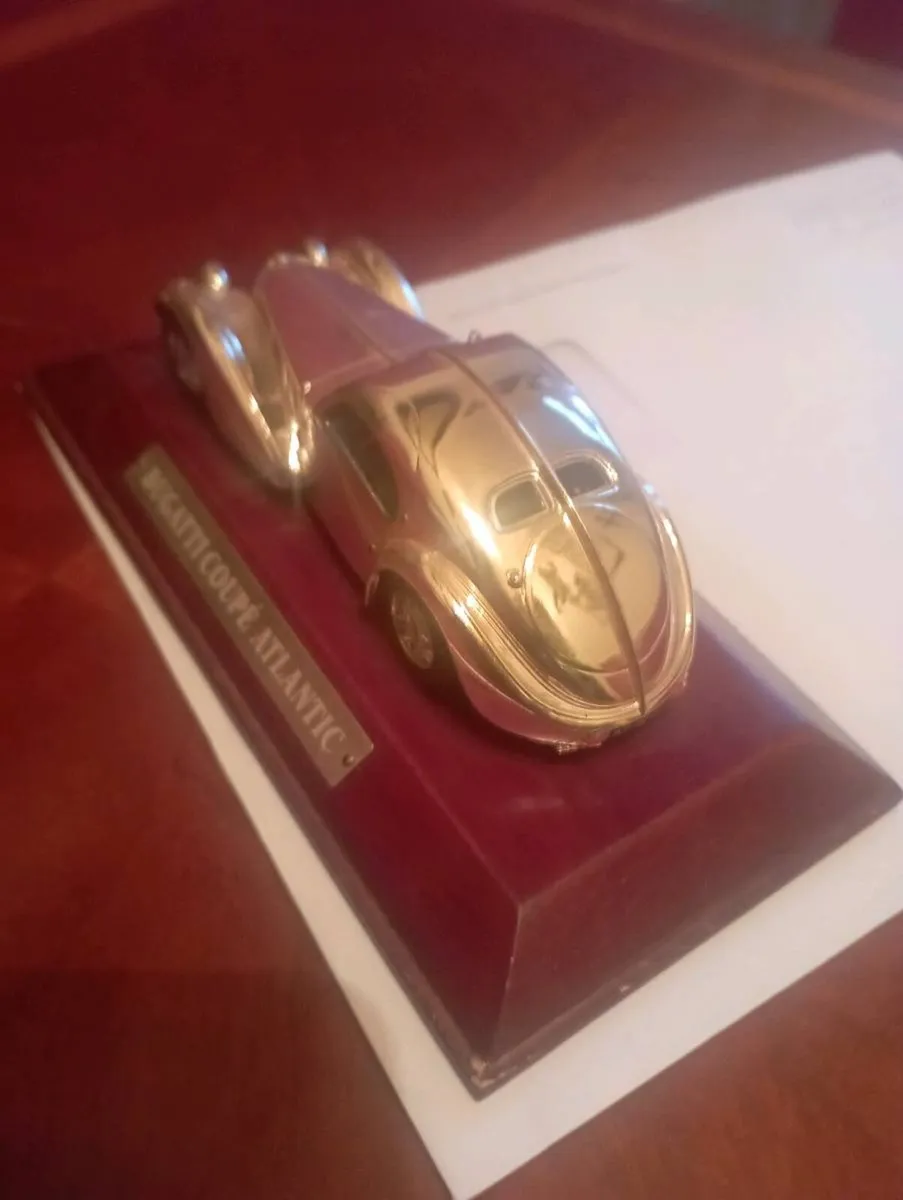 1-43 SCALE DIE-CAST BUGATTI COUPE ATLANTIC - Image 3