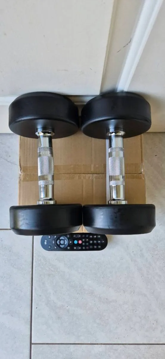 2xbrand new sets of rubber coated dumbbells - Image 4