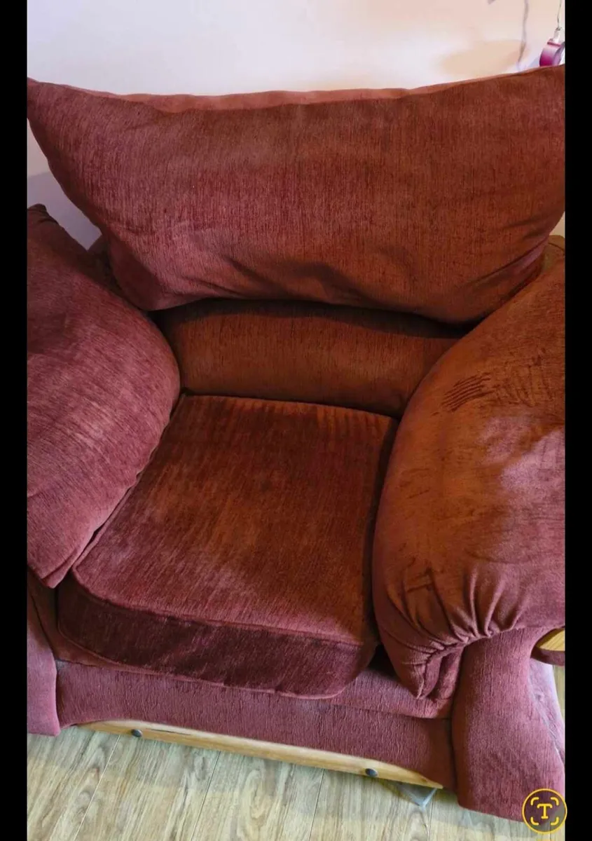 3 piece suite FREE collection only - Image 2