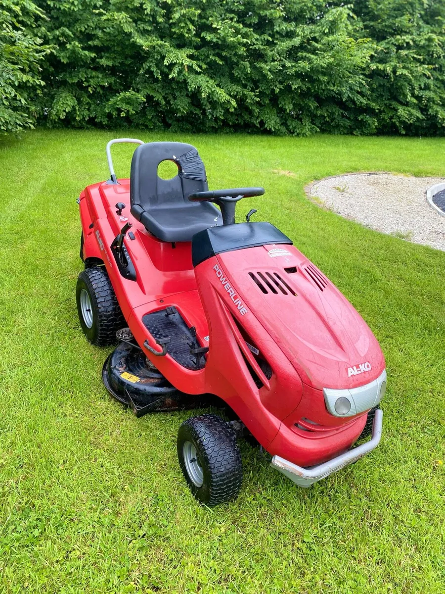 Ride on lawnmower - Image 2