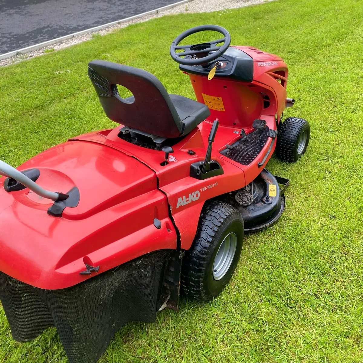 Ride on lawnmower - Image 4