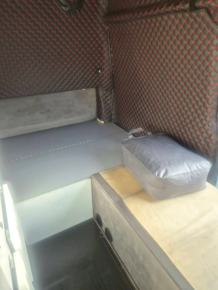 Campervan - Image 4