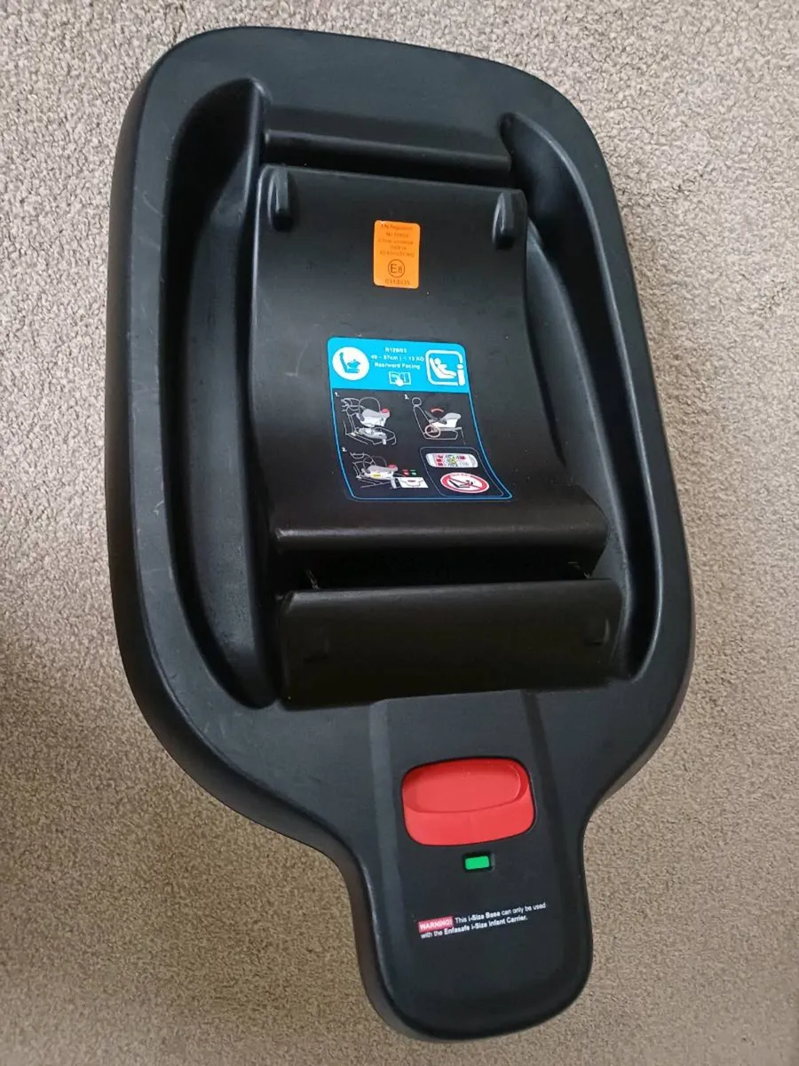 Baby car seat base - Image 1