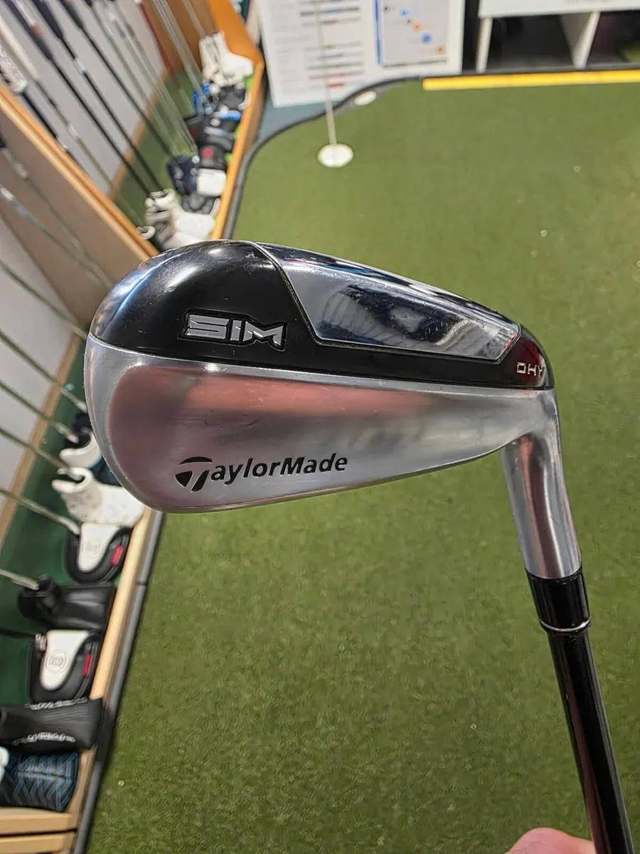 Taylormade Sim DHY Forged 2 Iron - Image 1