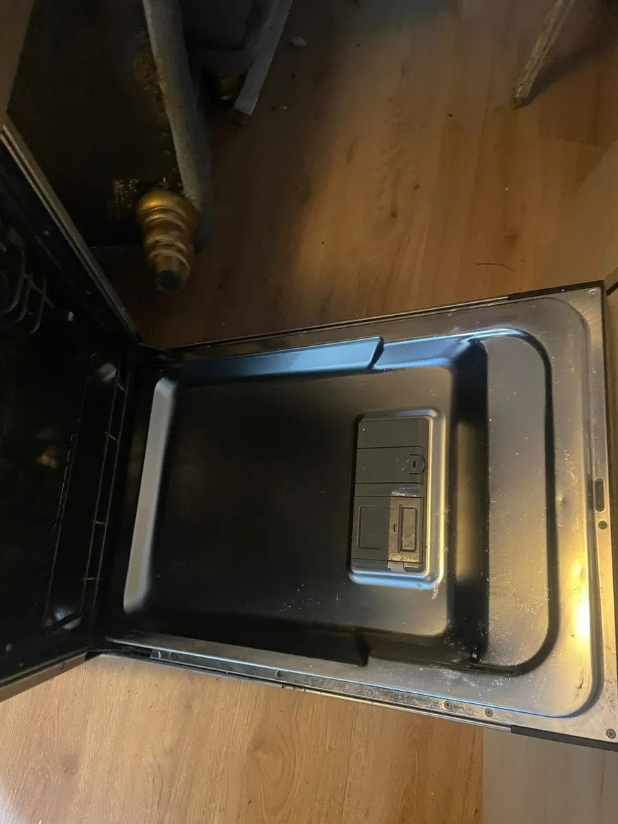 Whirlpool dishwasher - Image 4
