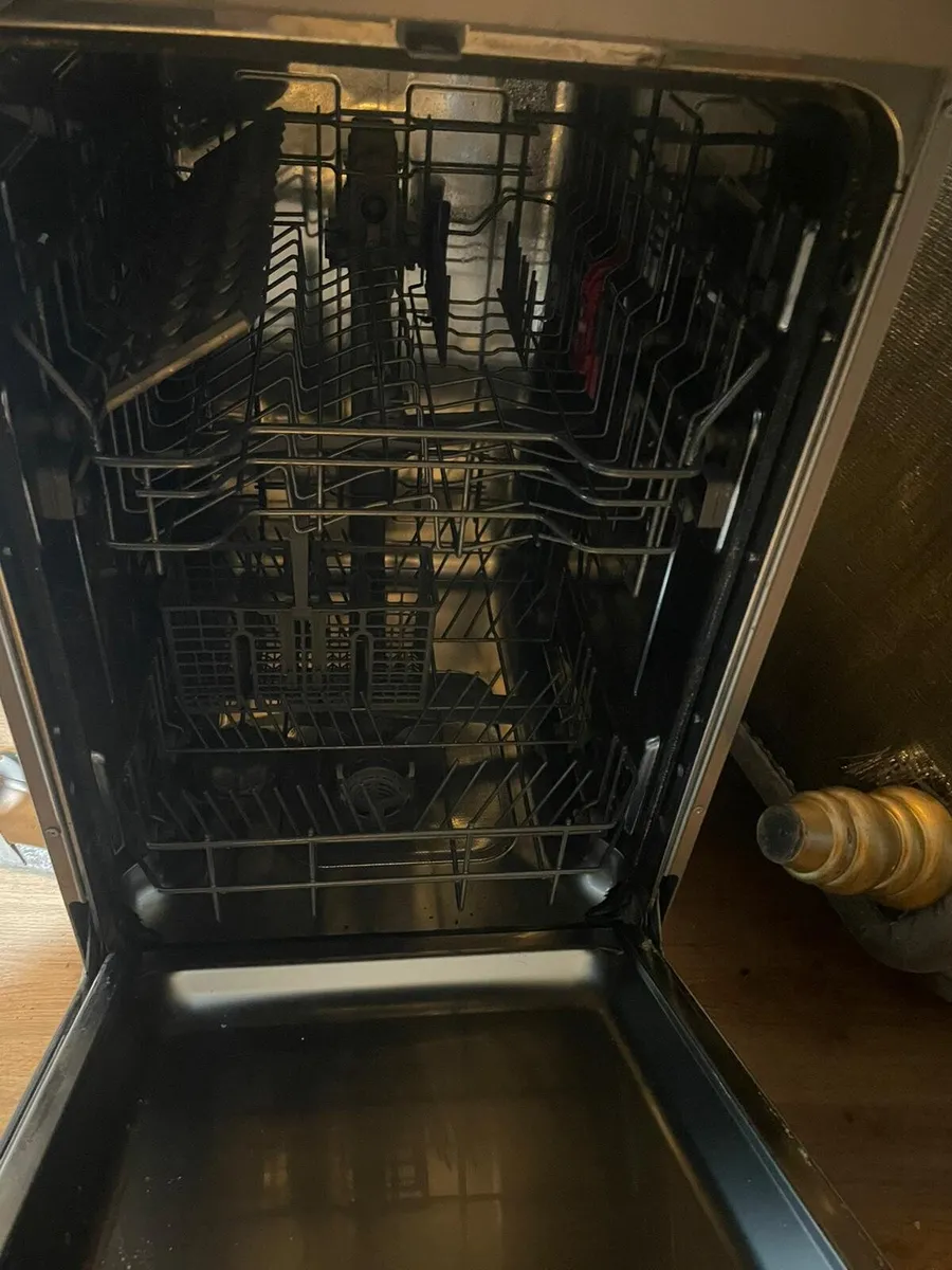 Whirlpool dishwasher - Image 2