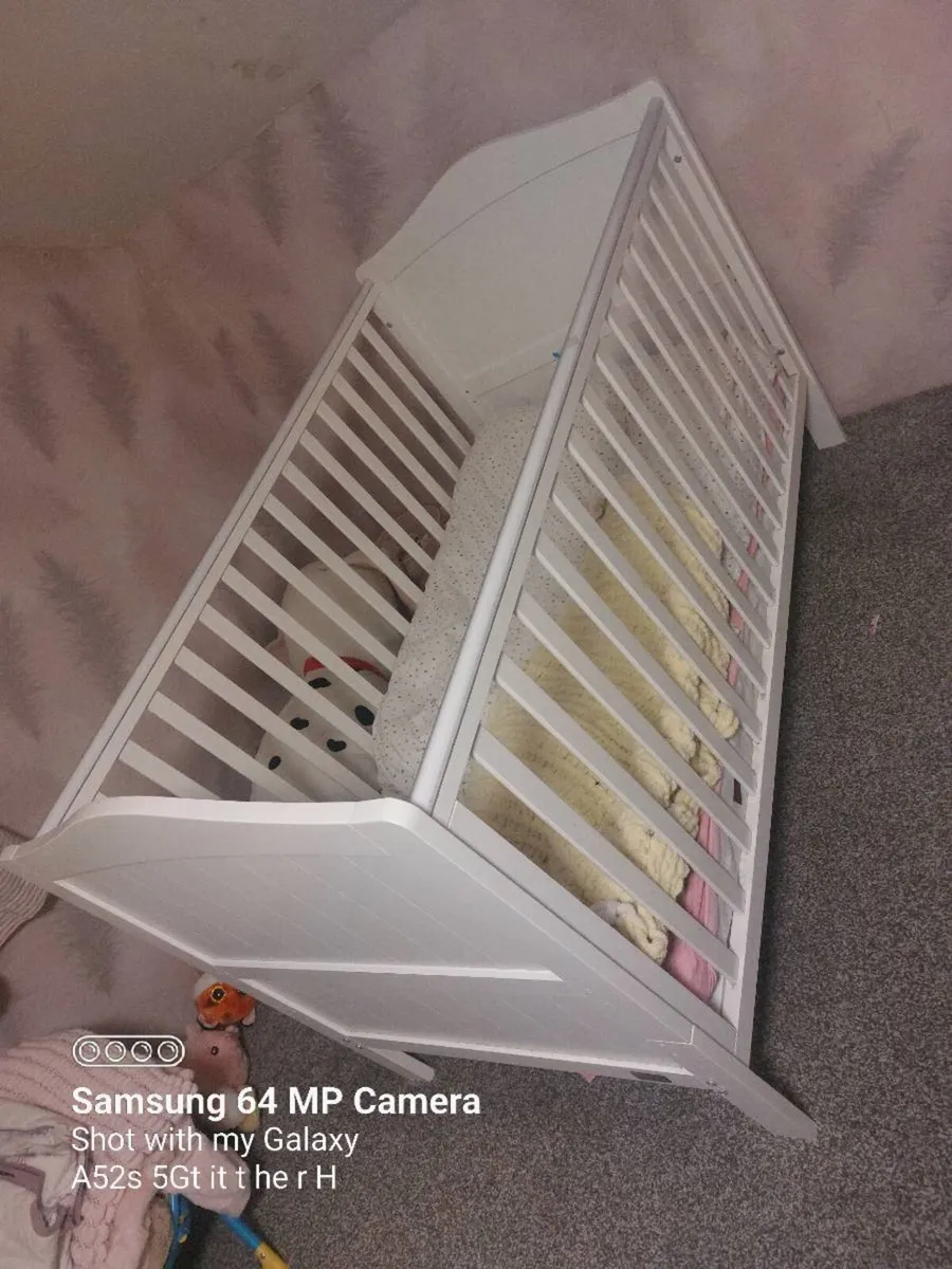 Baby Moses Basket and Toddler Cot - Image 3